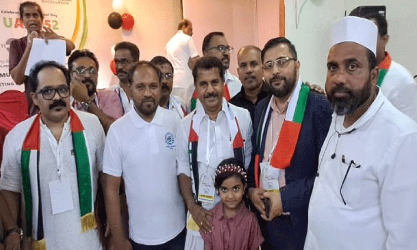 അ​ടൂ​ർ ‍പ്ര​കാ​ശ് എം.​പി​ക്ക്​ ആ​ദ​രം