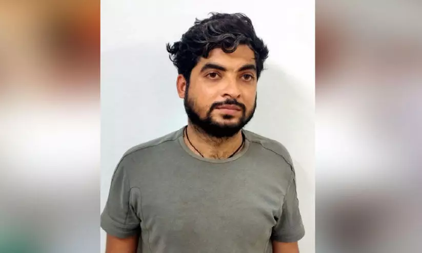 സൈബർ തട്ടിപ്പിൽ ഗുരുവായൂർ സ്വദേശിക്ക് നഷ്ടമായത് 20 ലക്ഷം; പ്രതി പിടിയിൽ സൈബർ തട്ടിപ്പിൽ ഗുരുവായൂർ സ്വദേശിക്ക് നഷ്ടമായത് 20 ലക്ഷം; പ്രതി പിടിയിൽ