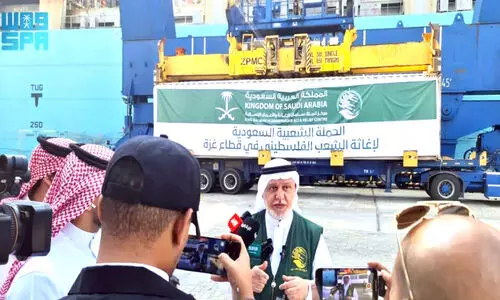 ഗ​സ്സ​​ക്ക് സൗ​ദി​യു​ടെ​ സ​ഹാ​യം: 1050 ടൺ വസ്​തുക്കളുമായി ആദ്യ കപ്പൽ പുറപ്പെട്ടു