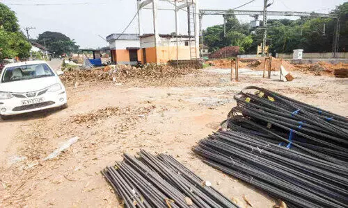 ഒ​റ്റ​പ്പാ​ലം റെ​യി​ൽ​വേ സ്റ്റേ​ഷ​ൻ