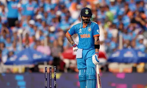 അർധസെഞ്ച്വറി നേടി കോഹ്‍ലിയും പുറത്ത്