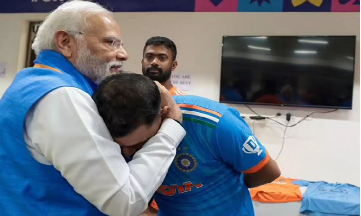 ഡ്രസ്സിങ് റൂമിലെത്തി മനോവീര്യമുയര്‍ത്തിയതിന് നന്ദി; പ്രധാനമന്ത്രിക്ക് നന്ദി അറിയിച്ച് മുഹമ്മദ് ഷമി