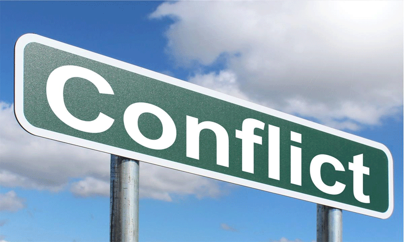 അയിലൂർ കുറുമ്പൂരിൽ സംഘർഷം; അഞ്ചുപേർക്ക് പരിക്ക് അയിലൂർ കുറുമ്പൂരിൽ സംഘർഷം; അഞ്ചുപേർക്ക് പരിക്ക്