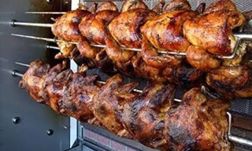 ഷവായ് കഴിച്ചവർക്ക് ഭക്ഷ്യവിഷബാധ; 20ഓളം പേർ ചികിത്സ തേടി ഷവായ് കഴിച്ചവർക്ക് ഭക്ഷ്യവിഷബാധ; 20ഓളം പേർ ചികിത്സ തേടി