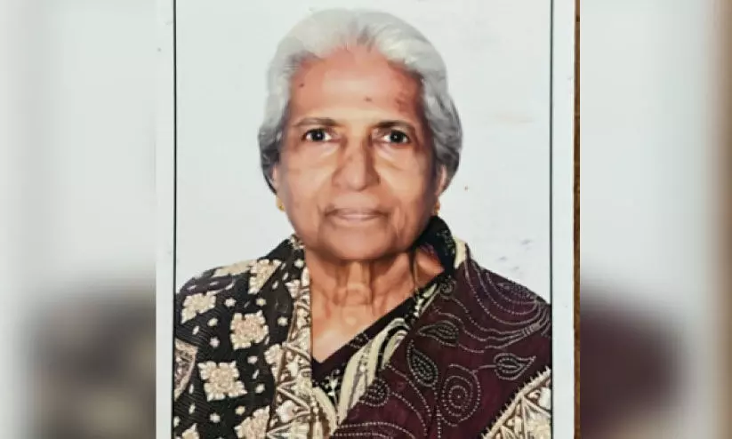 എ​ലി​സ​ബ​ത്ത്‌ ബാ​ബു