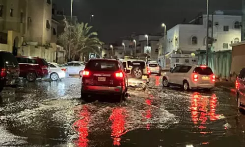 മ​ക്ക​യി​ലും ജി​ദ്ദ​യി​ലും മ​ഴ തു​ട​രു​ന്നു