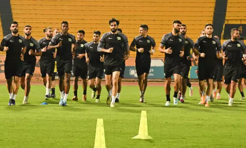 വെടിയൊച്ചകൾക്കിടെ പ്രതീക്ഷയുടെ മൈതാനത്ത് ഫലസ്തീൻ ടീം വെടിയൊച്ചകൾക്കിടെ പ്രതീക്ഷയുടെ മൈതാനത്ത് ഫലസ്തീൻ ടീം