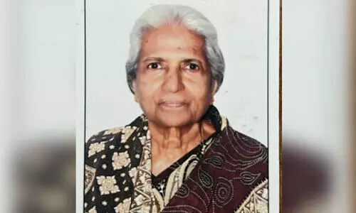 എ​ലി​സ​ബ​ത്ത്‌ ബാ​ബു