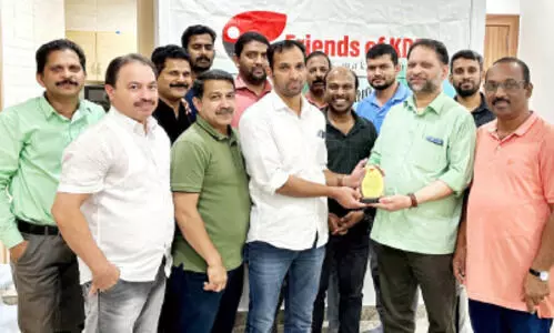 ജോ​സ് ആ​ഗ​സ്തി​ക്ക് യാ​ത്ര​യ​യ​പ്പ് ന​ൽ​കി