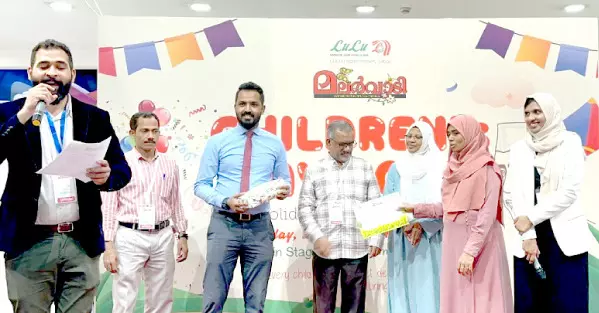 മ​ല​ർ​വാ​ടി ബാ​ലോ​ത്സ​വം അ​ര​ങ്ങേ​റി