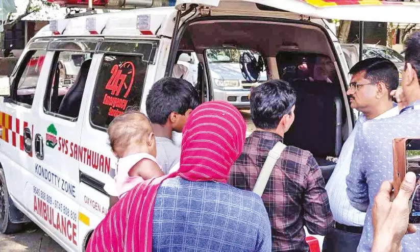 പൊലീസിന്റെ നീതി നിഷേധം: മര്‍ദനത്തിനിരയായ ഗൃഹനാഥന്‍ ആംബുലന്‍സിലെത്തി കലക്ടര്‍ക്ക് പരാതി നല്‍കി