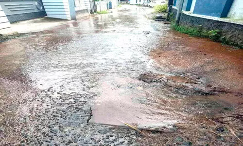 റോഡുകൾ തോടാക്കി  വാട്ടർ അതോറിറ്റിയുടെ മായാജാലം