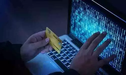 ഉബര്‍ യാത്രക്ക് 100 രൂപ അധികം ഈടാക്കി; പരാതിപ്പെടാൻ നെറ്റിലെ നമ്പറിൽ വിളിച്ചയാൾക്ക് നഷ്ടമായത് അഞ്ച് ലക്ഷം രൂപ