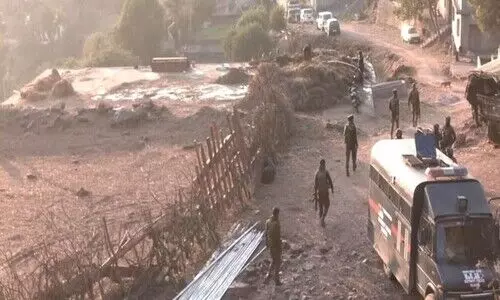 ജമ്മു കശ്മീരിൽ ഭീകരരുമായി ഏറ്റുമുട്ടൽ; നാല് സൈനികർക്ക് വീരമൃത്യു