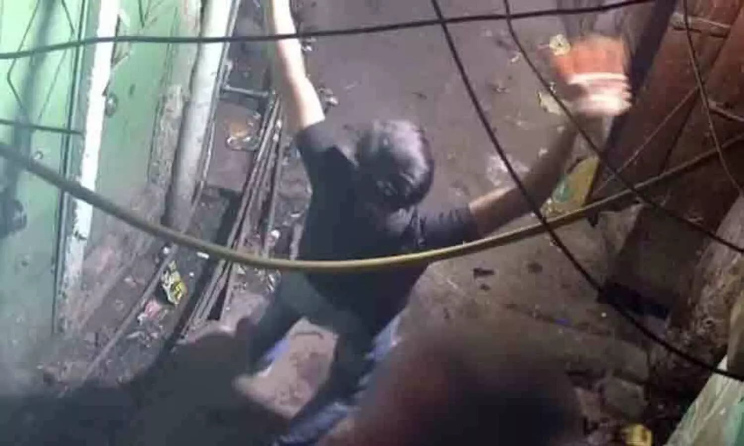 Delhi boy stabs 18 year old multiple times, dances on camera