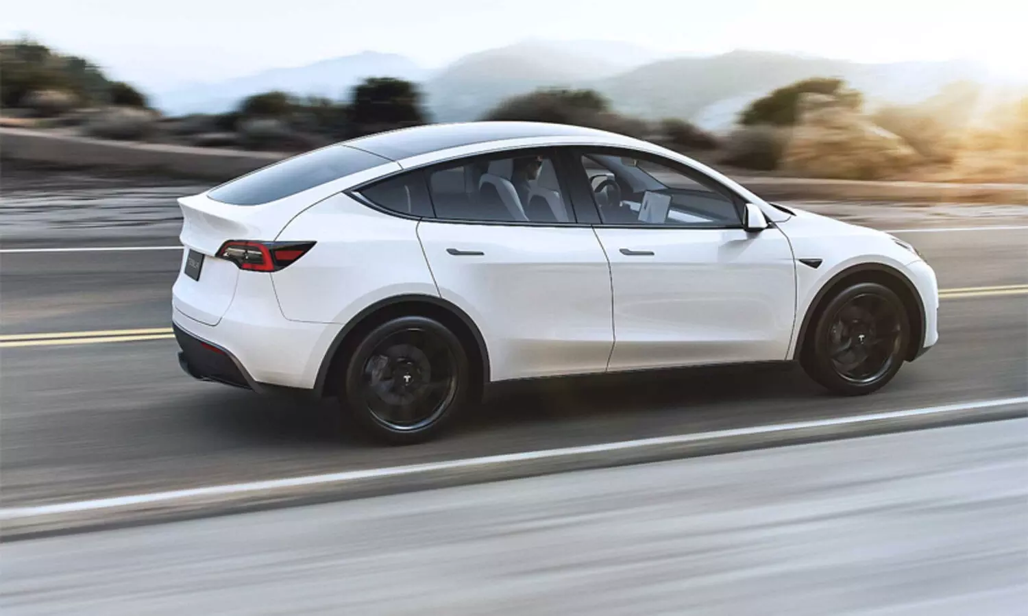 ഇലോൺ മസ്കിന്റെ ടെസ്‍ല കാറുകള്‍ ഏപ്രിലില്‍ ഇന്ത്യയില്‍; തുടക്ക വില 21 ലക്ഷം രൂപ