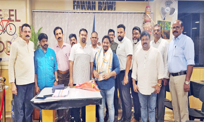 പ്രിട്ടോ സാമുവലിന് യാത്രയയപ്പും അനീഷ് കടവിലിന് സ്വീകരണവും പ്രിട്ടോ സാമുവലിന് യാത്രയയപ്പും അനീഷ് കടവിലിന് സ്വീകരണവും