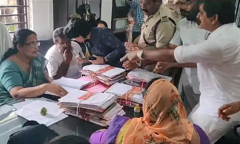 നവകേരള സദസ്സിന് പണം അനുവദിച്ച തിരുവല്ല നഗരസഭ കൗണ്സിൽ തീരുമാനം റദ്ദാക്കി നവകേരള സദസ്സിന് പണം അനുവദിച്ച തിരുവല്ല നഗരസഭ കൗണ്സിൽ തീരുമാനം റദ്ദാക്കി