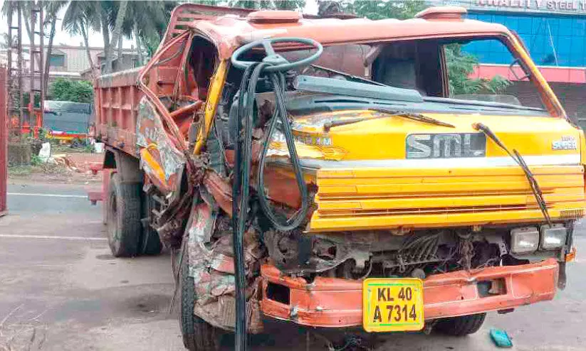 ഉയരപ്പാത നിർമാണ സ്ഥലത്ത് റോഡപകടങ്ങൾ പതിവ്