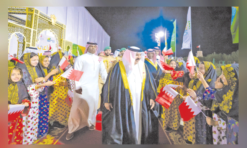 അ​പൂ​ർ​വ ക​ന്നു​കാ​ലി, പ​ക്ഷി ഇ​ന​ങ്ങ​ളു​മാ​യി ആ​നി​മ​ൽ പ്രൊ​ഡ​ക്ഷ​ൻ ഷോ