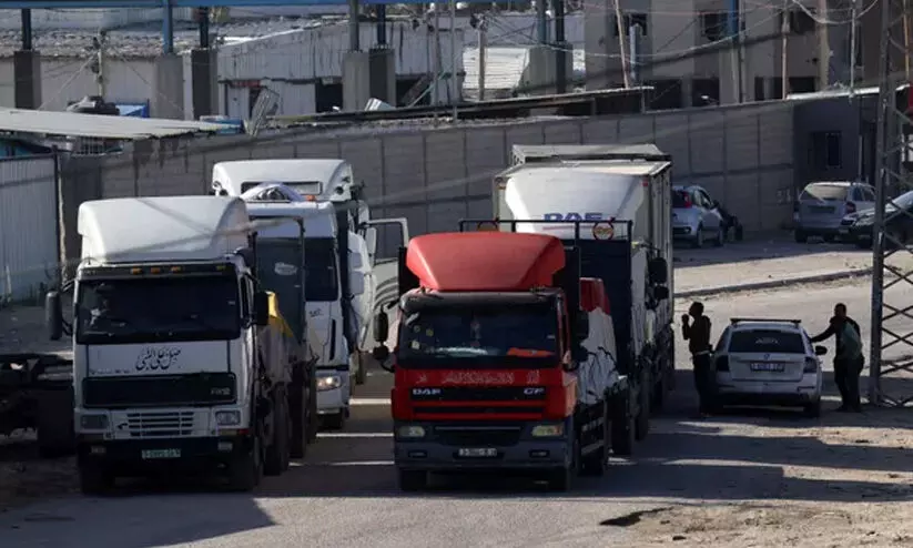 വെടിനിർത്തലിന് പിന്നാലെ ഈജിപ്ത് സഹായ ട്രക്കുകൾ ഗസ്സയിലേക്ക് പ്രവേശിച്ചുതുടങ്ങി