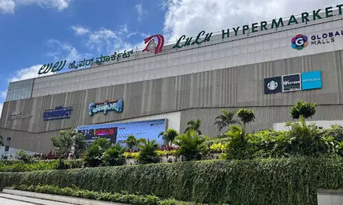 ലു​ലു ബം​ഗ​ളൂ​രു​വി​ൽ സൂ​പ്പ​ർ ഫ്രൈ​ഡേ സെ​യി​ൽ