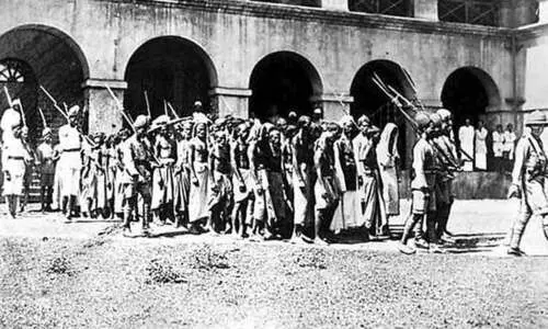 മലബാർ കലാപവും   ഈഴവരും തമ്മിൽ എന്ത്​​?