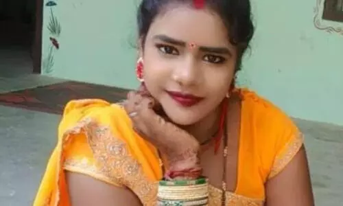 ഭോജ്പുരി യൂട്യൂബർ മാലതി ദേവി  തൂങ്ങിമരിച്ച  നിലയിൽ