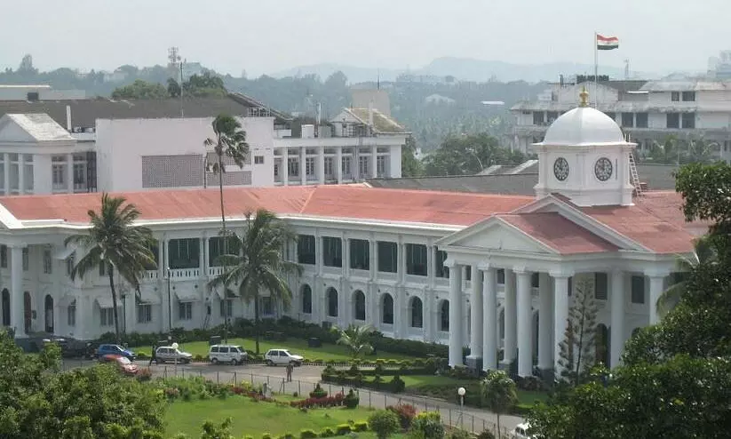 മുഖ്യമന്ത്രിയുടെ കമ്പ്യൂട്ടർ സെല്ലുകാർക്ക് യാത്രബത്തക്ക് രേഖ വേണ്ട മുഖ്യമന്ത്രിയുടെ കമ്പ്യൂട്ടർ സെല്ലുകാർക്ക് യാത്രബത്തക്ക് രേഖ വേണ്ട