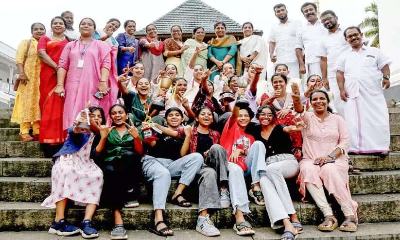 ജി​ല്ല സ്കൂ​ൾ ക​ലോ​ത്സ​വം: കപ്പെടുത്ത്​ എറണാകുളം