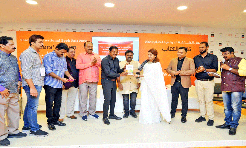 ‘കേരളത്തിലെ മുപ്പത് സ്വാതന്ത്ര്യസമര സേനാനികൾ’ പ്രകാശനം ചെയ്തു ‘കേരളത്തിലെ മുപ്പത് സ്വാതന്ത്ര്യസമര സേനാനികൾ’ പ്രകാശനം ചെയ്തു