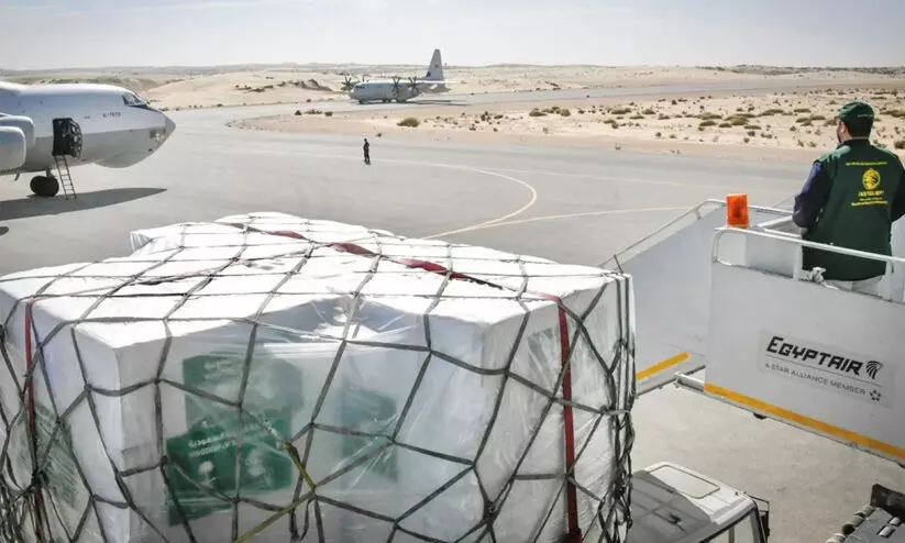 ഫ​ല​സ്തീ​നി​ലേ​ക്ക്​ കൂ​ടു​ത​ൽ സ​ഹാ​യ​വു​മാ​യി സൗ​ദി;  നാ​ല്​​ ദു​രി​താ​ശ്വാ​സ വി​മാ​ന​ങ്ങ​ൾ കൂ​ടി​യെ​ത്തി