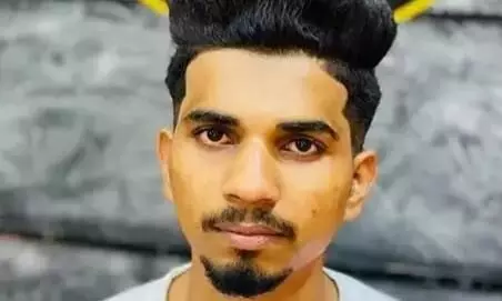 ബൈക്ക് ഡിവൈഡറിലിടിച്ച് മറിഞ്ഞ് കോളജ് വിദ്യാർഥി മരിച്ചു ബൈക്ക് ഡിവൈഡറിലിടിച്ച് മറിഞ്ഞ് കോളജ് വിദ്യാർഥി മരിച്ചു