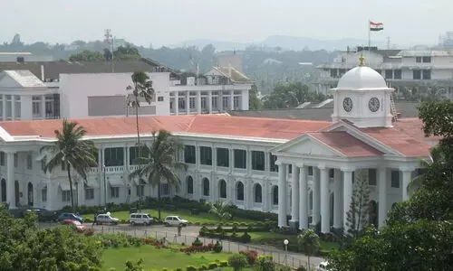 മുഖ്യമന്ത്രിയുടെ കമ്പ്യൂട്ടർ സെല്ലുകാർക്ക്​ ​യാത്രബത്തക്ക്​​ ​രേഖ വേണ്ട