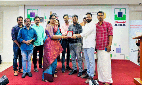 ആ​ന്‍സി സാം​സ​ന് കൊ​ല്ലം പ്ര​വാ​സി അ​സോ​സി​യേ​ഷ​ന്‍ യാ​ത്ര​യ​യ​പ്പ് ന​ൽ​കി