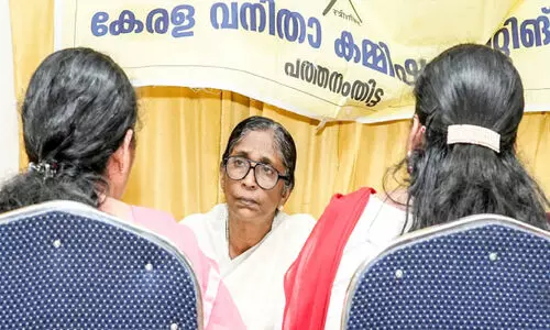 വ​നി​ത ക​മീ​ഷ​ന്‍ സി​റ്റി​ങ്​: 18 പ​രാ​തി​ക​ൾ   തീ​ര്‍പ്പാ​ക്കി