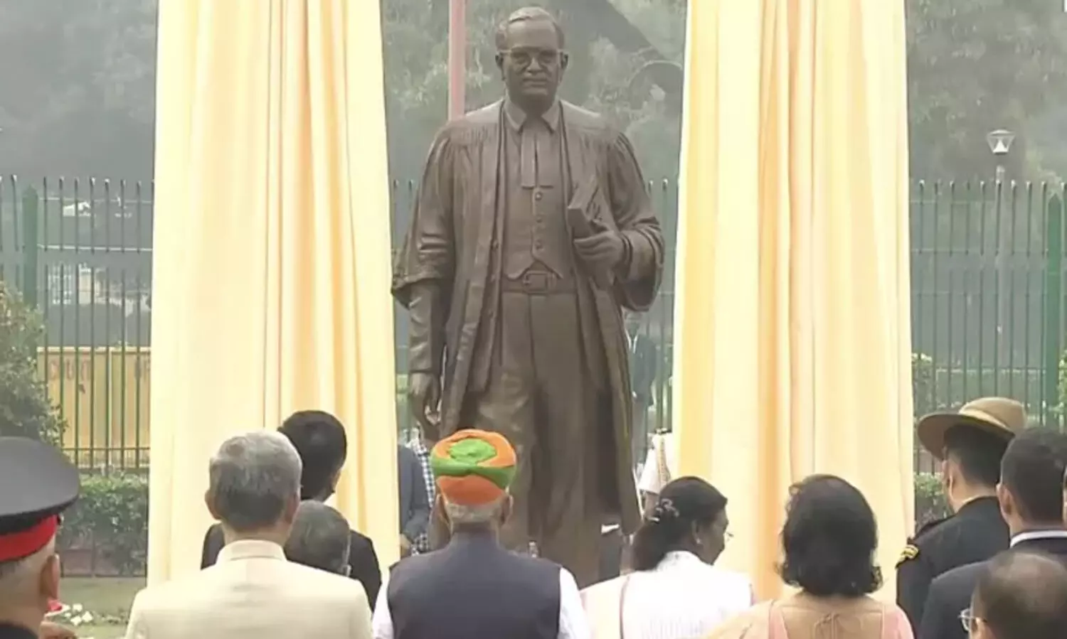 സുപ്രീം കോടതി വളപ്പിലെ അംബേദ്കർ പ്രതിമ