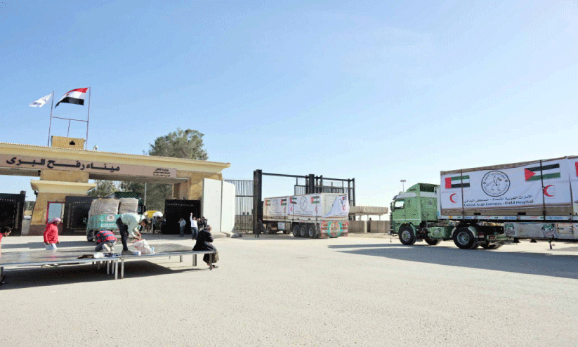 യു.​എ.​ഇ ഫീ​ൽ​ഡ്​ ആ​ശു​പ​ത്രി റ​ഫ അ​തി​ർ​ത്തി ക​ട​ന്ന്​ ഗ​സ്സ​യി​ൽ