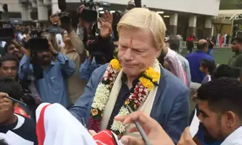 ഫുട്ബാളിൽ ഇന്ത്യക്ക് വലിയ സാധ്യതകളുണ്ട്; ലോകകപ്പിൽ കളിക്കുമെന്നും ജർമൻ സൂപ്പർ ഗോളി ഫുട്ബാളിൽ ഇന്ത്യക്ക് വലിയ സാധ്യതകളുണ്ട്; ലോകകപ്പിൽ കളിക്കുമെന്നും ജർമൻ സൂപ്പർ ഗോളി