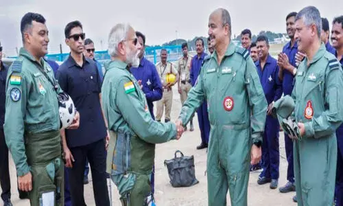 ‘തദ്ദേശീയ നേട്ടത്തിൽ അഭിമാനം’; തേജസ്സിൽ പറന്ന് മോദി