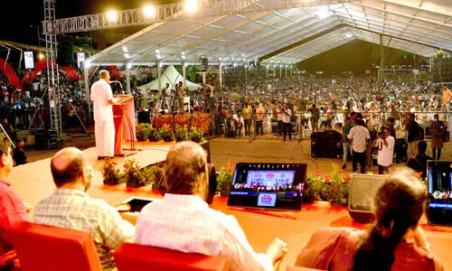 സ്വകാര്യ സർവകലാശാല വേഗം തീരുമാനമെന്ന് മുഖ്യമന്ത്രി