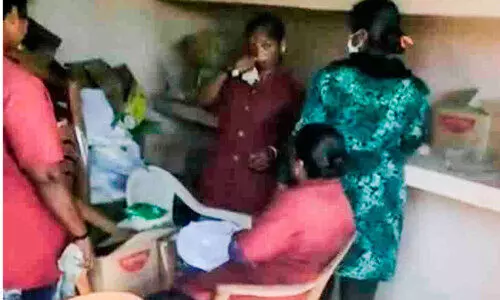 ഉപയോഗശൂന്യമായ ഭക്ഷ്യക്കിറ്റ് അതിദരിദ്രർക്ക് നൽകാൻ നീക്കം ഉപയോഗശൂന്യമായ ഭക്ഷ്യക്കിറ്റ് അതിദരിദ്രർക്ക് നൽകാൻ നീക്കം