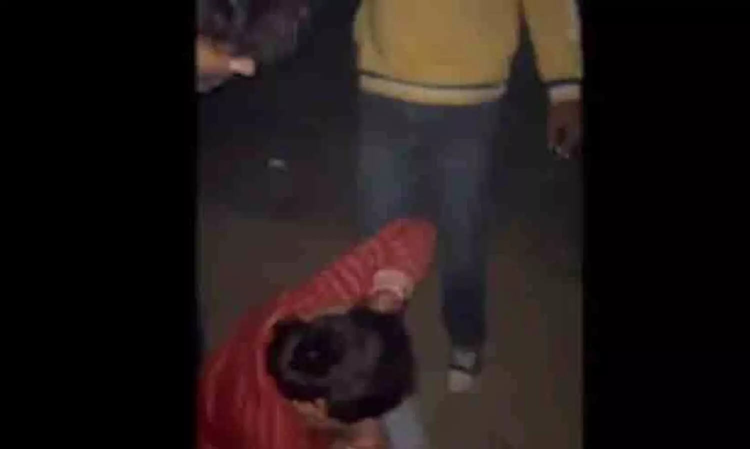 മദ്യലഹരിയിൽ യുവാവിനെ മർദിക്കുകയും ദേഹത്ത് മൂത്രമൊഴിക്കുകയും ചെയ്ത കേസിൽ മൂന്നുപേർ അറസ്റ്റിൽ