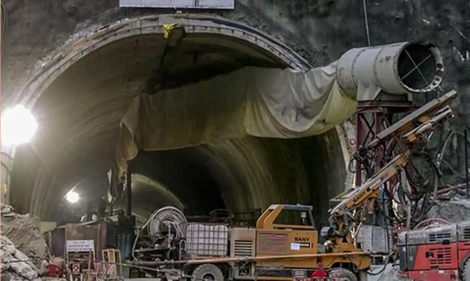 സിൽക്യാര രക്ഷാ ദൗത്യത്തിൽ പുരോഗതി: കുഴൽപാതയിലെ തടസം നീക്കി; 36 മീറ്റർ മല താഴേക്കും തുരന്നു