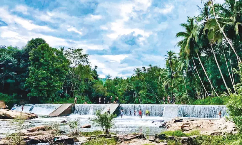 മുഖ്യമന്ത്രി അറിയാൻ...; കെട്ടുങ്ങൽചിറ സൗന്ദര്യവത്കരണവും പുഴയോര നടപ്പാതയും മുഖ്യമന്ത്രി അറിയാൻ...; കെട്ടുങ്ങൽചിറ സൗന്ദര്യവത്കരണവും പുഴയോര നടപ്പാതയും