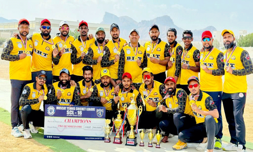 സാ​റ്റ​ർ​ഡേ ക്രി​ക്ക​റ്റ് ലീ​ഗി​ൽ ചാ​മ്പ്യ​ന്മാ​രാ​യ ബി.​എ​ച്ച്.​ടി ടീം