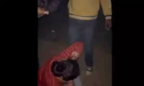 മദ്യലഹരിയിൽ യുവാവിനെ മർദിക്കുകയും ദേഹത്ത് മൂത്രമൊഴിക്കുകയും ചെയ്ത കേസിൽ മൂന്നുപേർ അറസ്റ്റിൽ