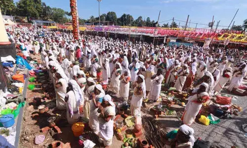 യാഗഭൂമിയായി ചക്കുളത്തുകാവ്; വ്രതശുദ്ധിയിൽ ഭക്തരുടെ പൊങ്കാല