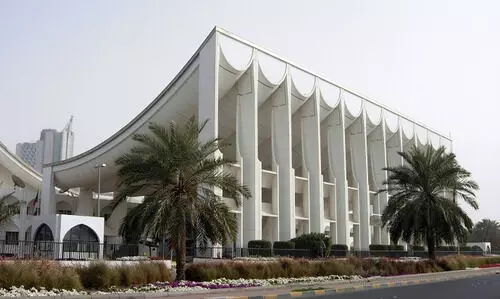 പ്ര​ധാ​ന​മ​ന്ത്രി​ക്കെതിരായ  വി​ചാ​ര​ണ പ്ര​മേ​യം ദേ​ശീ​യ അ​സം​ബ്ലി പ​രി​ശോ​ധി​ക്കും