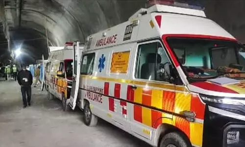 സിൽക്യാര ദൗത്യം ല‍ക്ഷ്യത്തിൽ; ദുരന്ത നിവാരണ സേന തൊഴിലാളികൾക്കരികെ; തുരങ്കത്തിനകത്ത് ഡിസ്പെൻസറിയൊരുക്കി